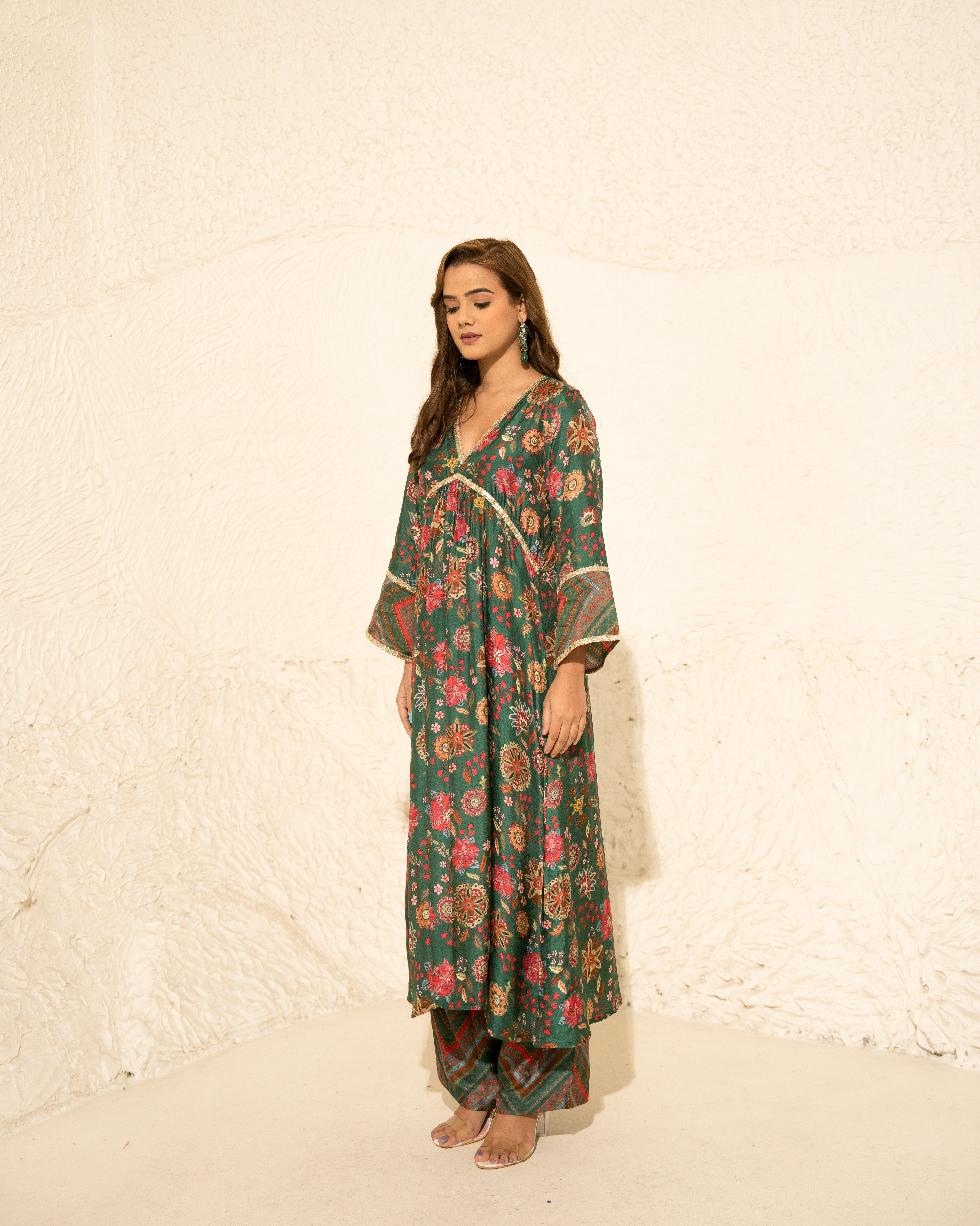 Green Kalamkari Gathering Ghera Royal Floral Print set (3 pc)