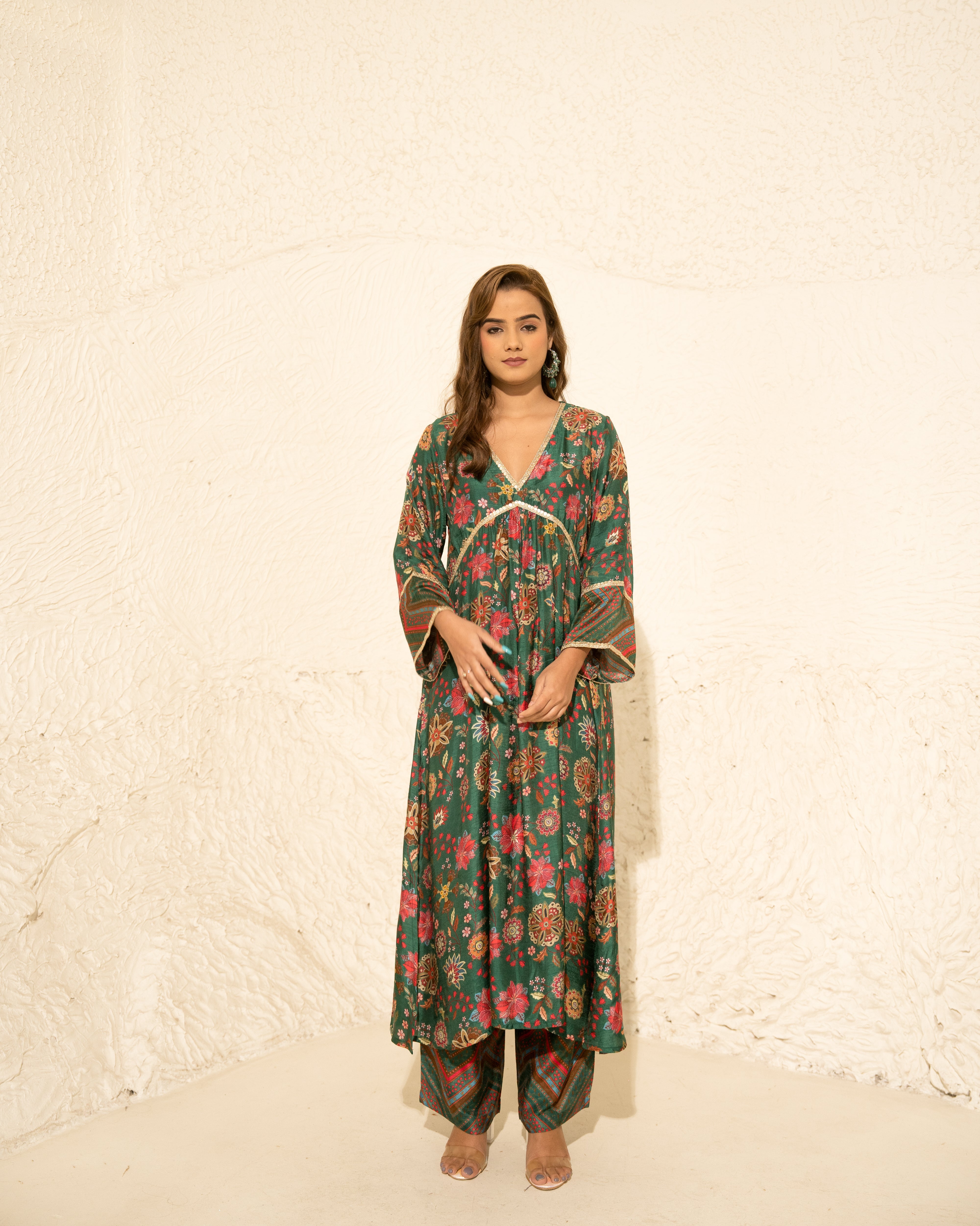Green Kalamkari Gathering Ghera Royal Floral Print set (3 pc)