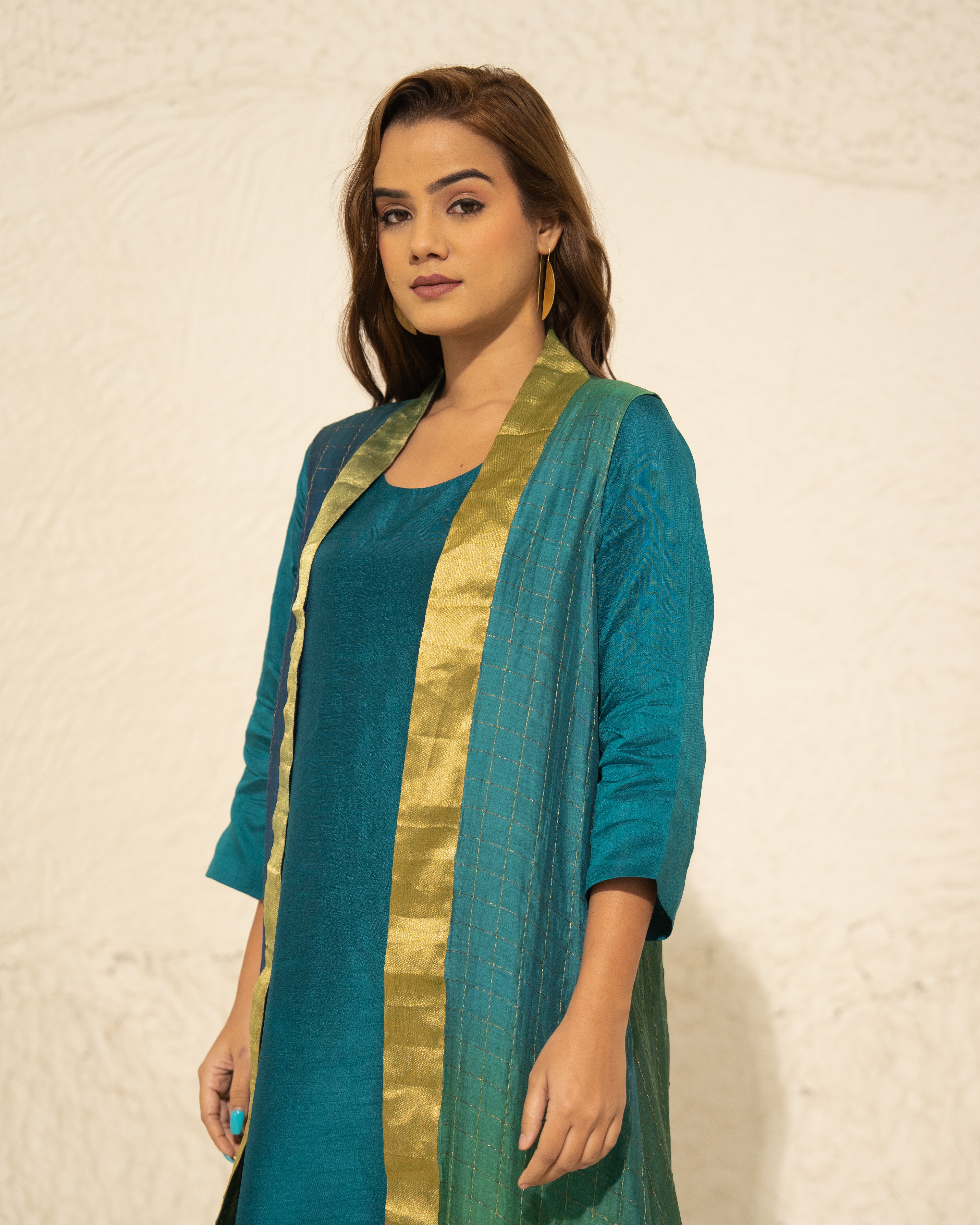Green Blue Silk Kurta With Hand Woven Tissue Cape (2 pc)