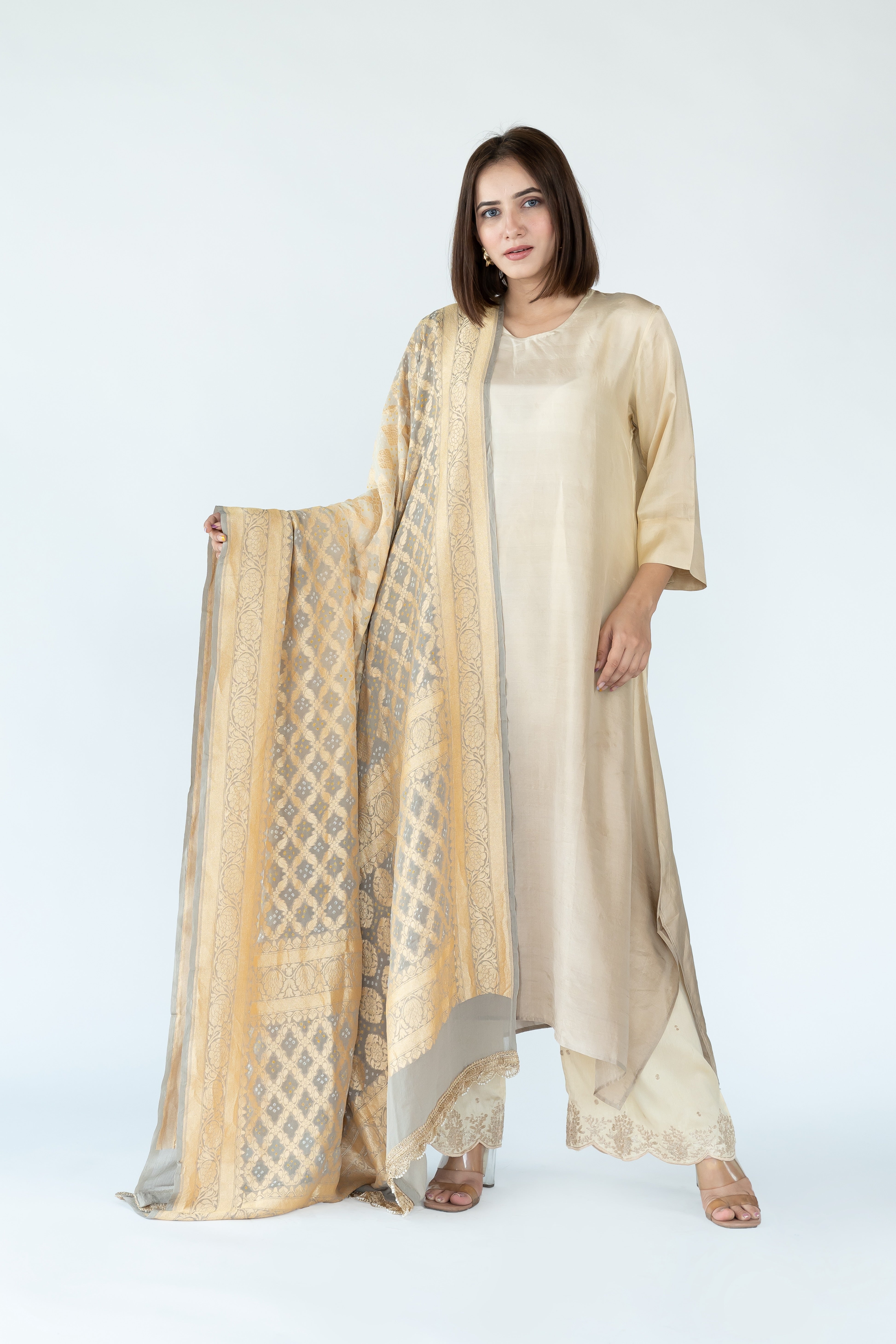 Ivory Ombre Kurta with heavy Banarasi Bandhej Dupatta