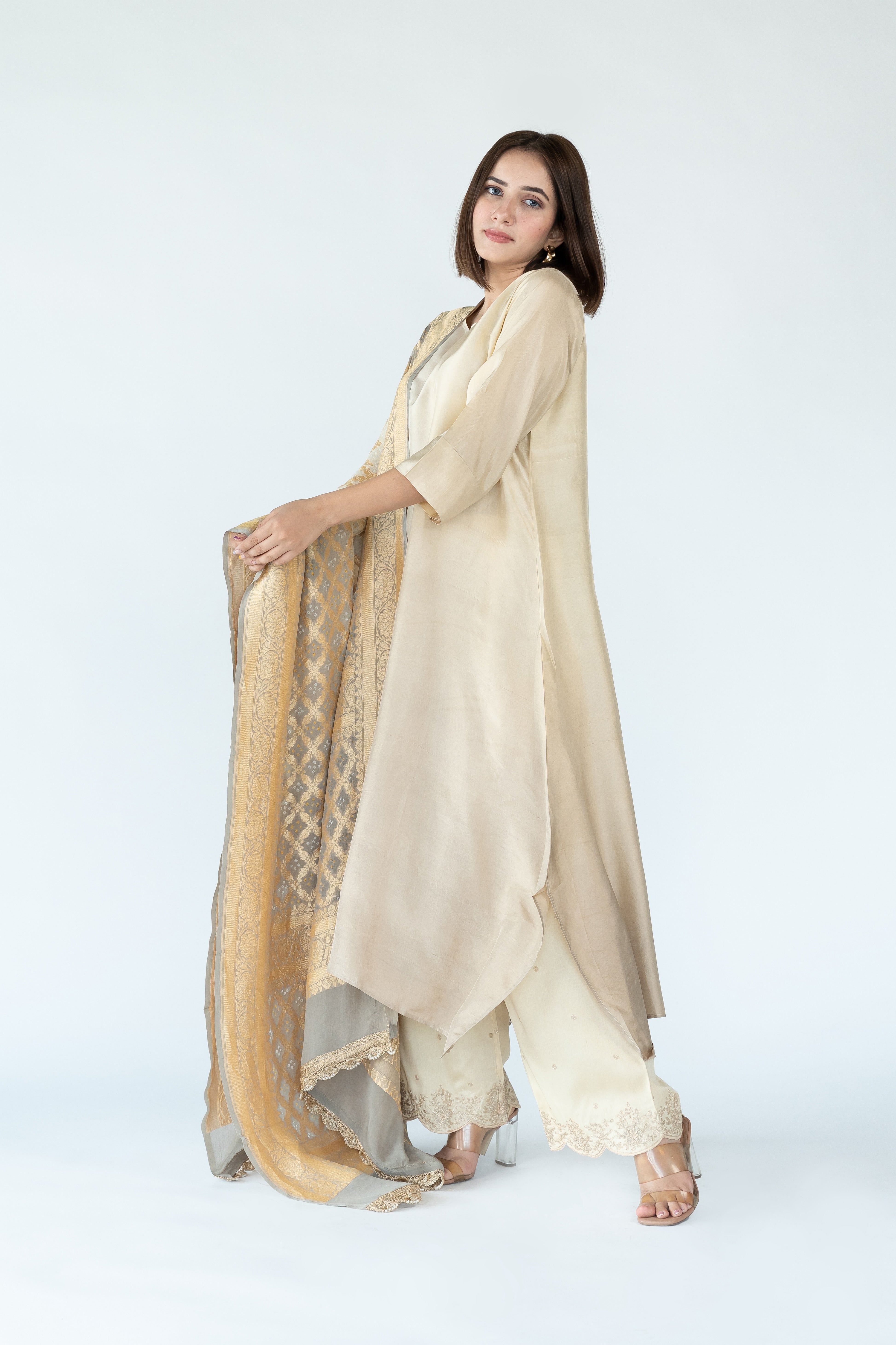 Ivory Ombre Kurta with heavy Banarasi Bandhej Dupatta