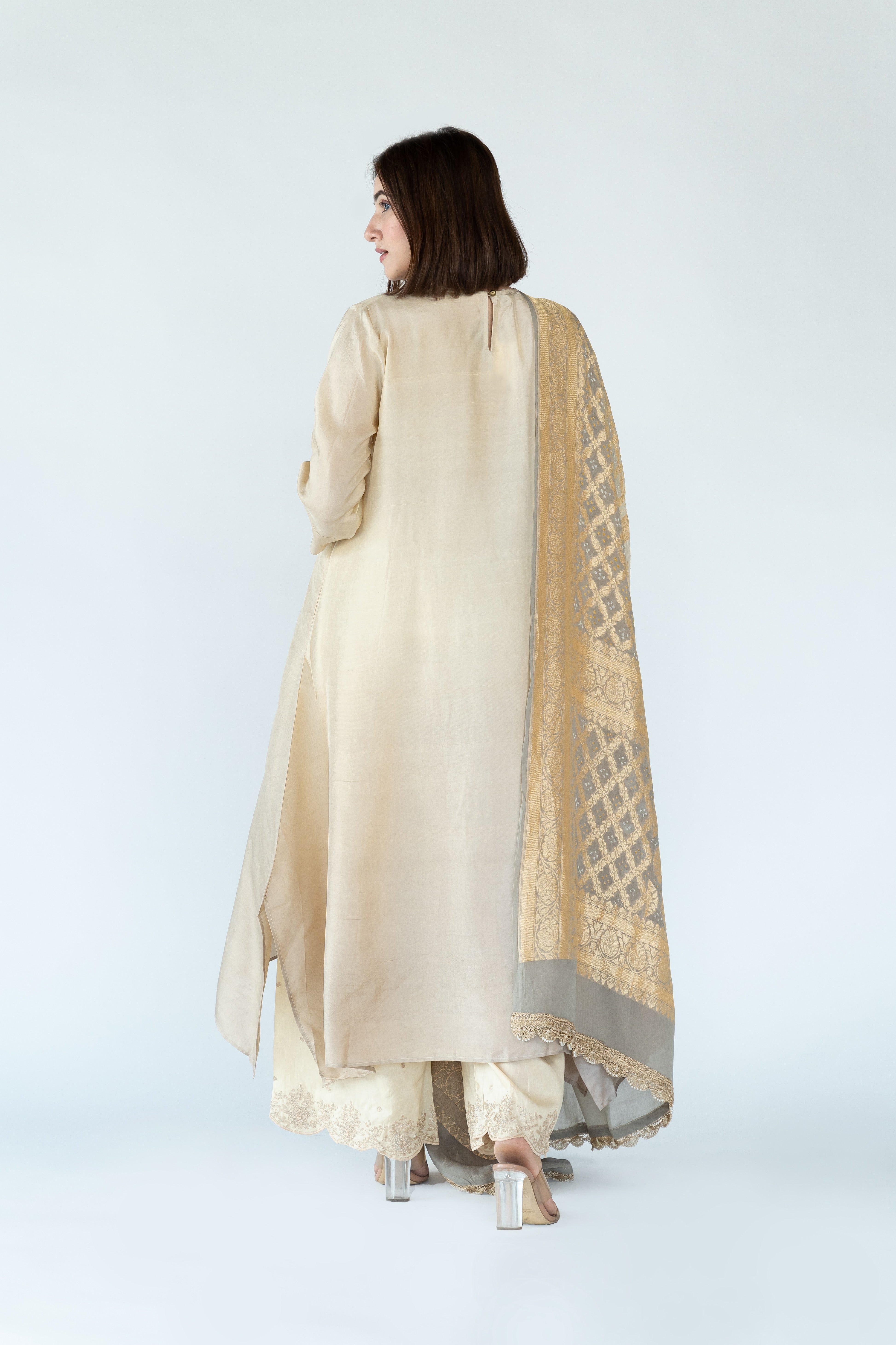 Ivory Ombre Kurta with heavy Banarasi Bandhej Dupatta