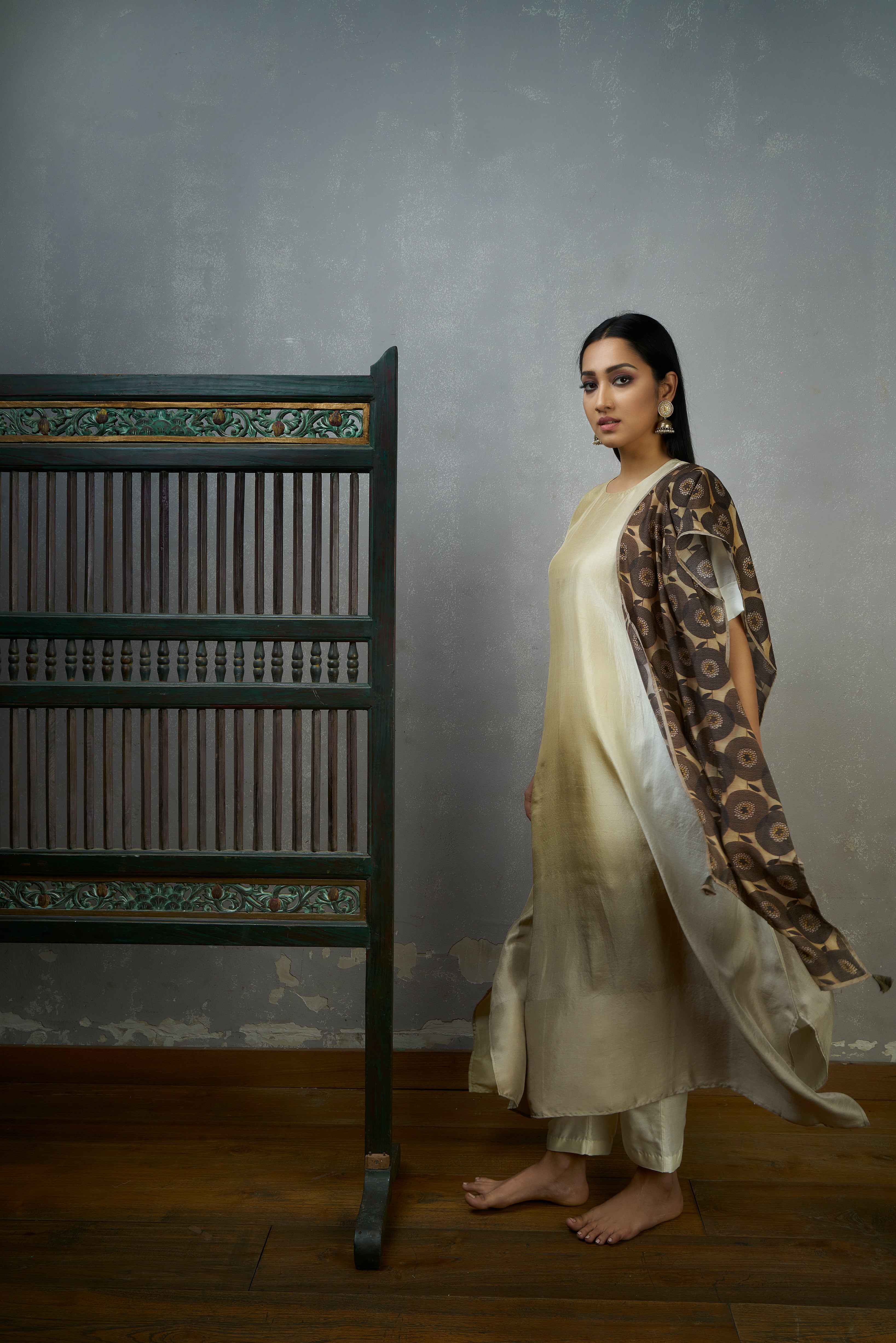 Ivory Asymmetric Dupion Silk Ombre Kurta With Printed Stole
