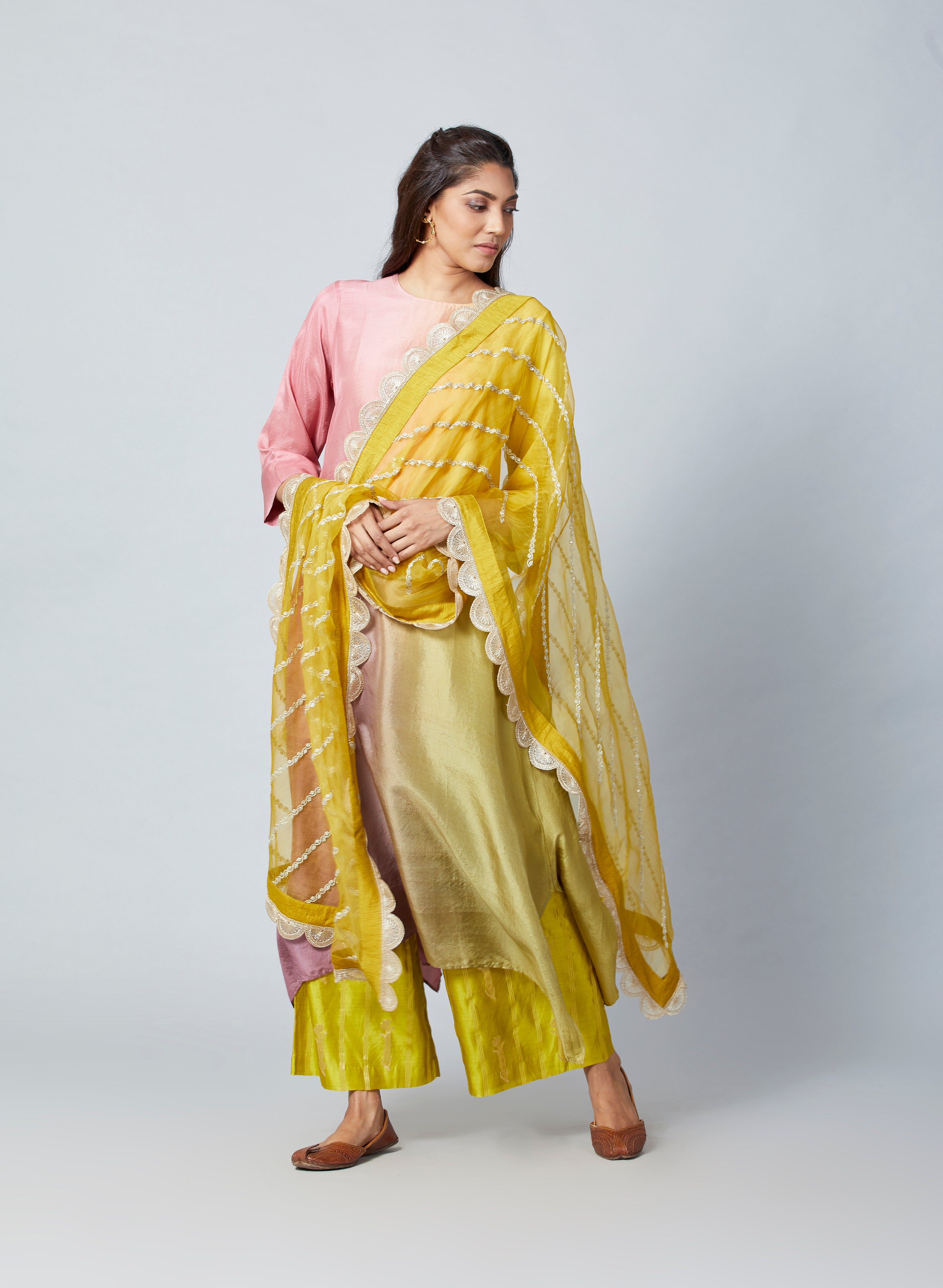 Peach Mauve Yellow Ombre Kurta With Embroidered Organza Scalloped Dupatta