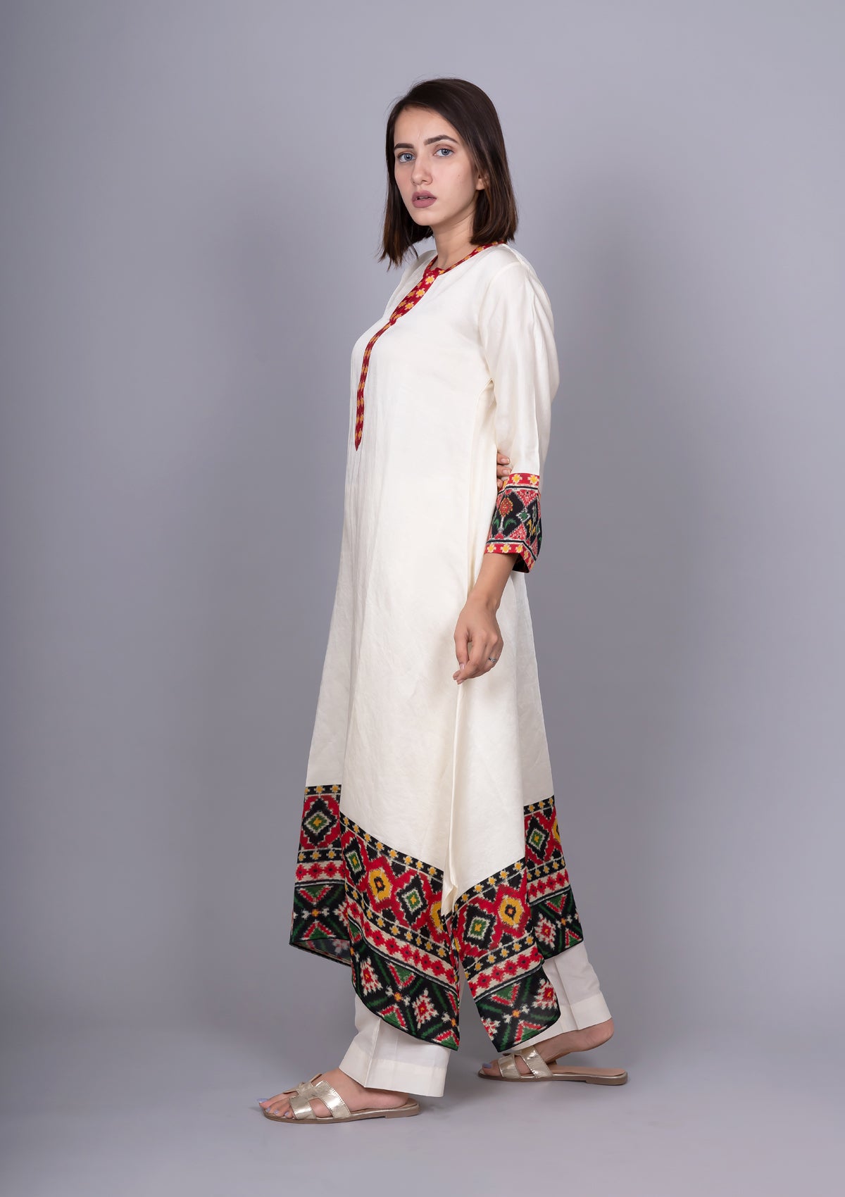 White Kurta With Asymmetric Patola Print Hemline